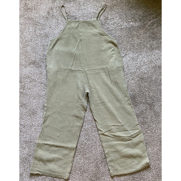 Cropped Jumpsuit - Picture 3 of 5